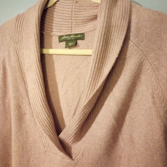 Eddie Bauer acrylic and wool V Neck sweater with ribbed trim - Picture 6 of 11
